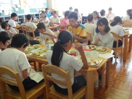 給食