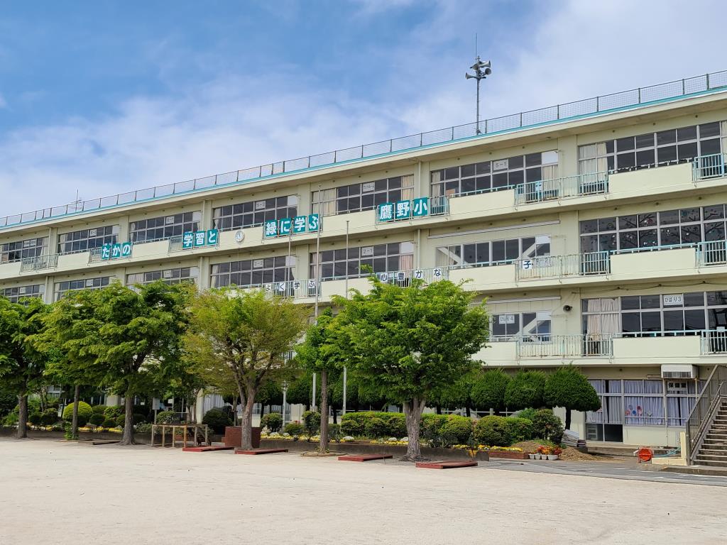 鷹野小学校校舎