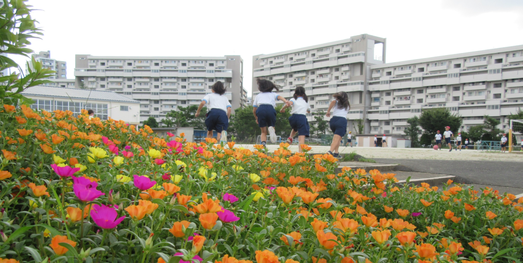 花と子どもたち