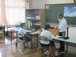 日本語指導の授業風景