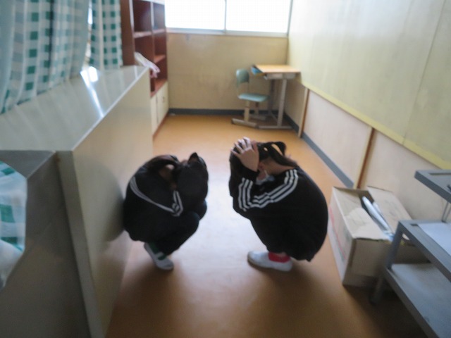なし