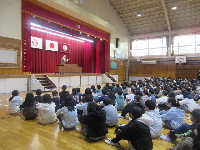 なし