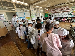 給食