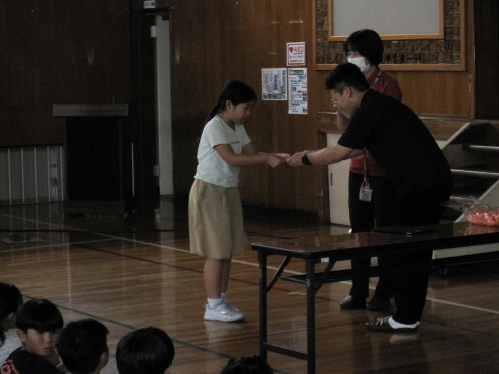 に3
