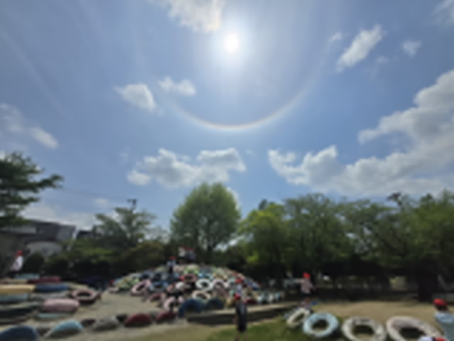 タイヤ山から虹を見たよ
